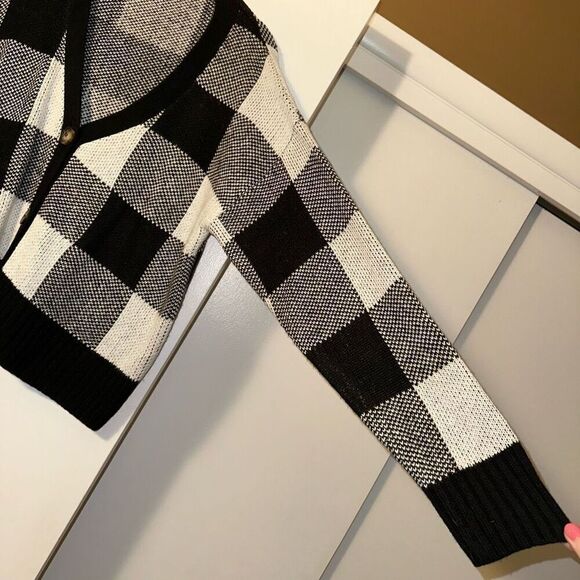 Altar’d State Women’s Black White Plaid Button Cardigan Size Medium - Picture 4 of 12